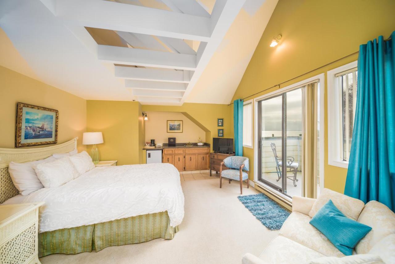 Dashwood Manor Seaside Bed & Breakfast Виктория Экстерьер фото
