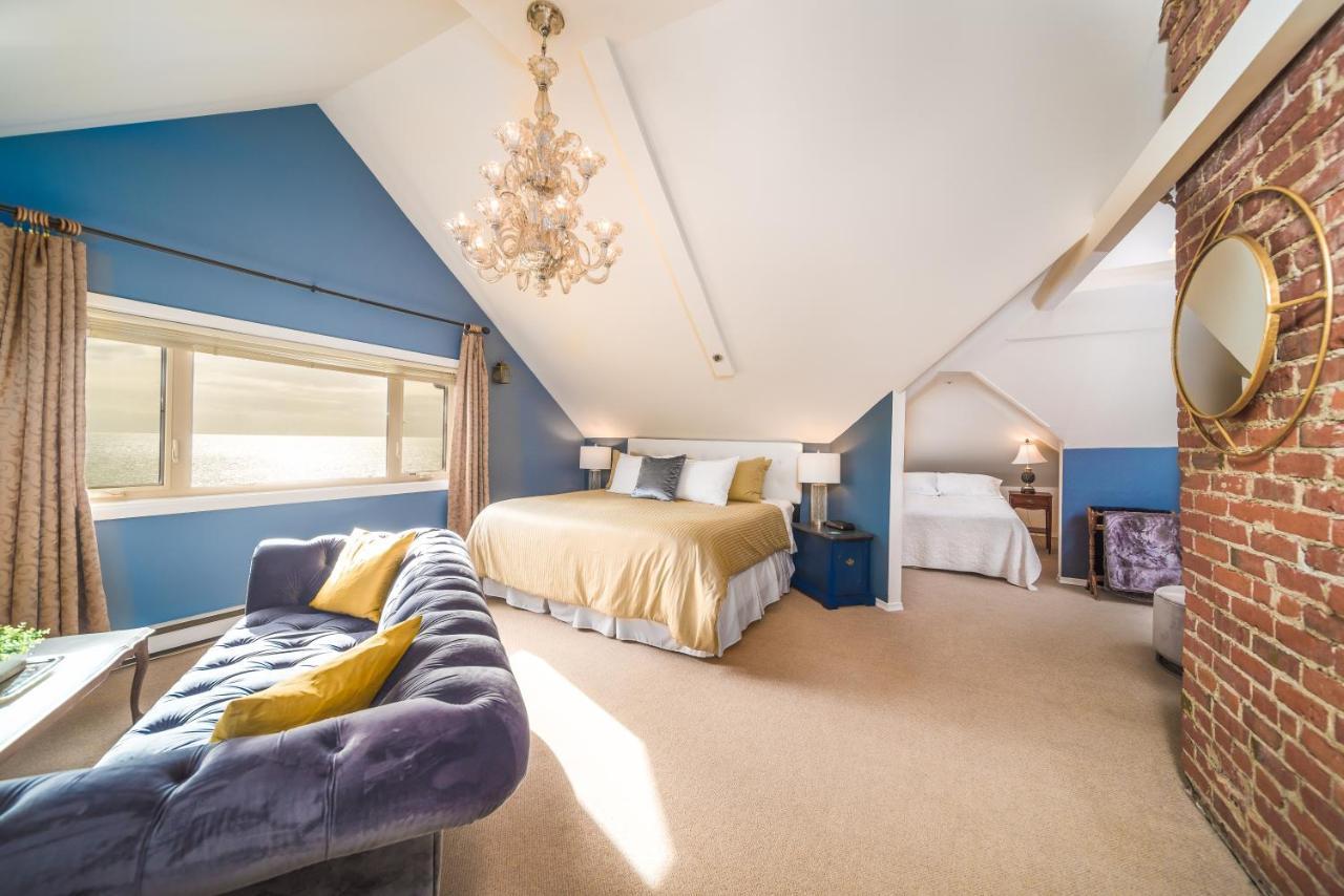 Dashwood Manor Seaside Bed & Breakfast Виктория Экстерьер фото