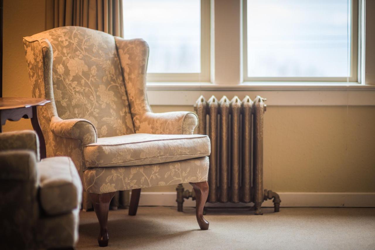 Dashwood Manor Seaside Bed & Breakfast Виктория Экстерьер фото