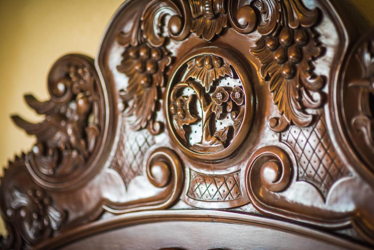 Dashwood Manor Seaside Bed & Breakfast Виктория Экстерьер фото
