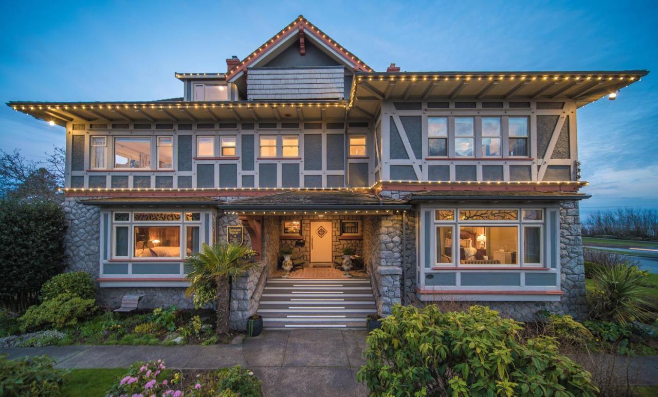 Dashwood Manor Seaside Bed & Breakfast Виктория Экстерьер фото